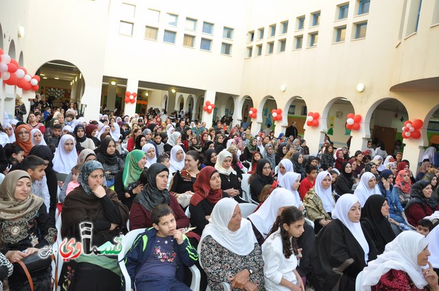  فيديو: مدرسة جنة ابن رشد تكرم امهات المعلمين في امسية ابداعية لطلابها بمشاركة الاباء والامهات ..